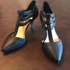3” strapped black heels. Never worn.